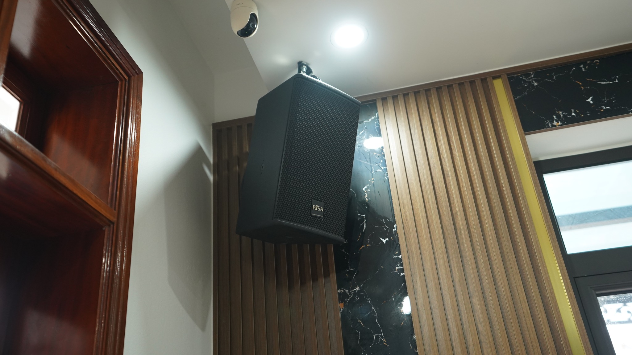 PISA S8 chất âm chi tiết, lý tưởng cho karaoke gia đình
